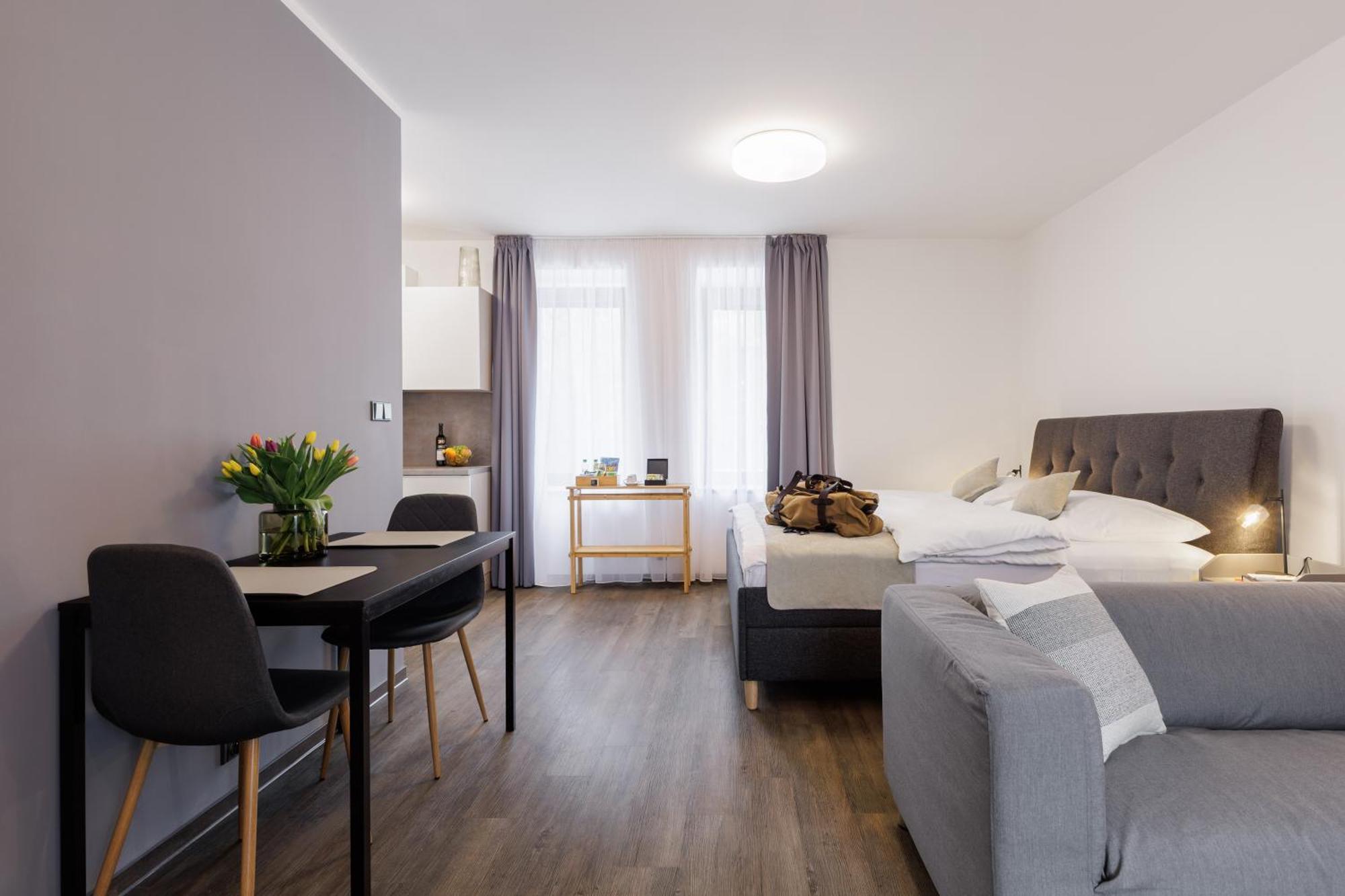 River Apartments มลาดาโบเลสลัฟ ภายนอก รูปภาพ