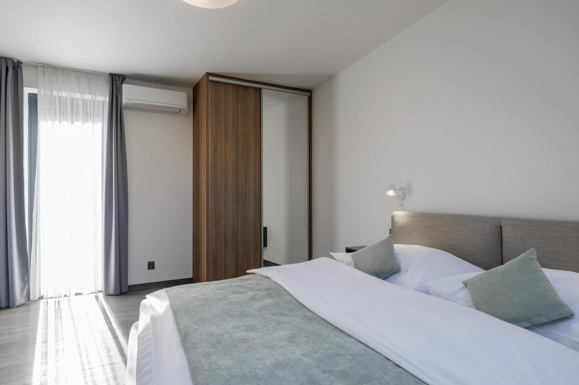 River Apartments มลาดาโบเลสลัฟ ภายนอก รูปภาพ